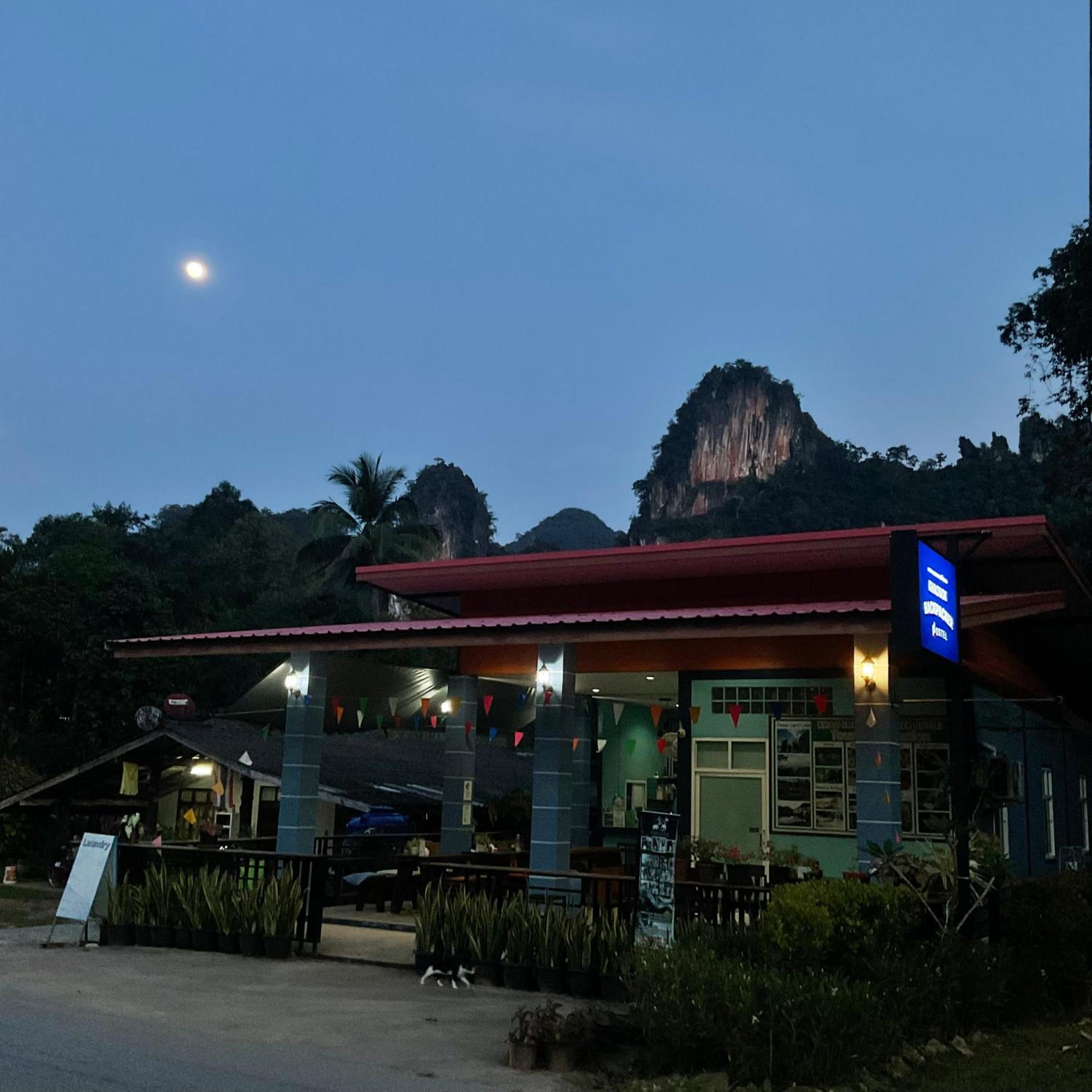 Khao Sok Backpacker Hostel Khao Sok National Park Exterior foto